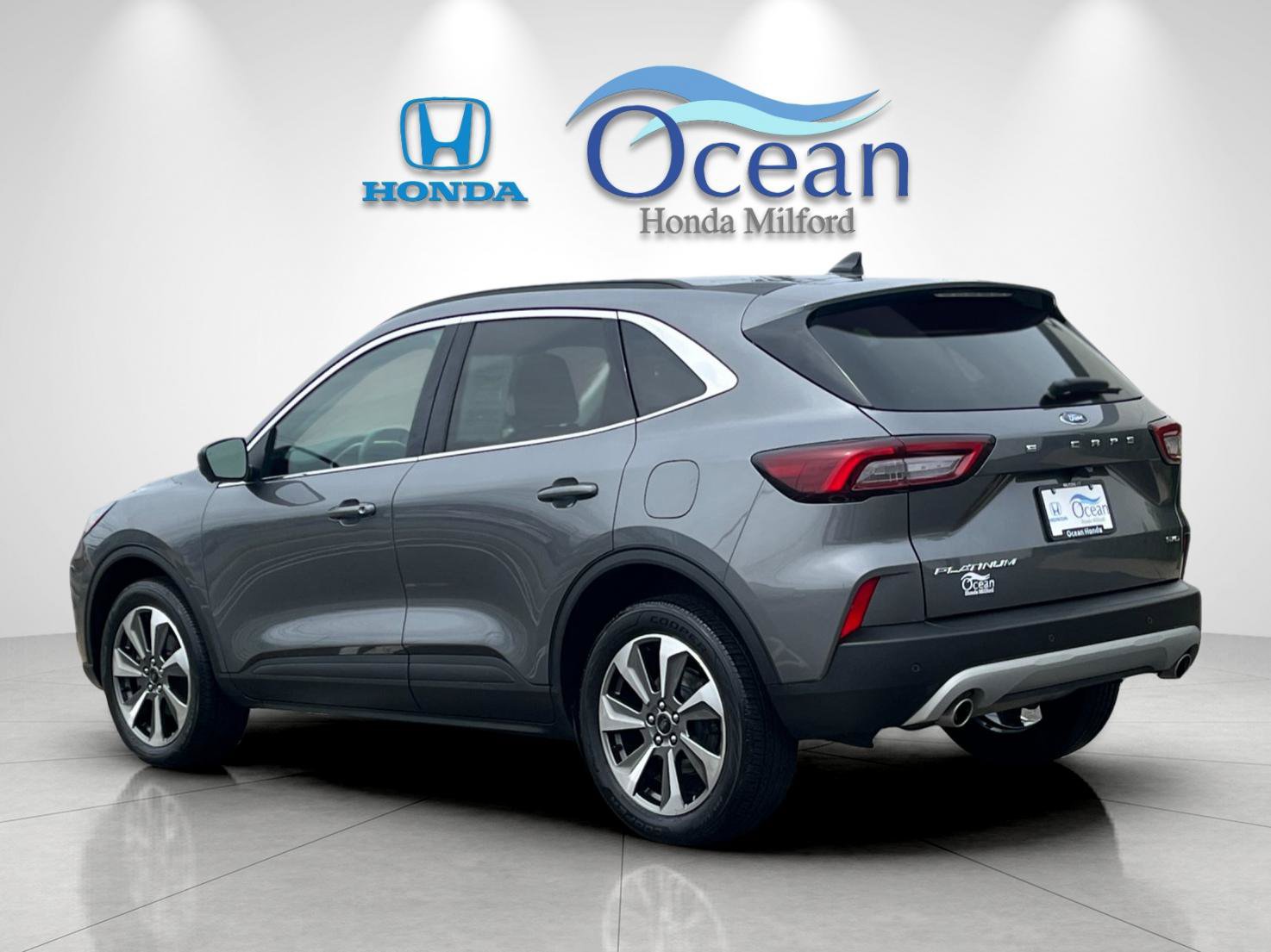Used 2024 Ford Escape Platinum AWD/4WD image 5
