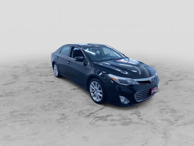 Used 2014 Toyota Avalon Limited w/ Technology Package FWD image 3