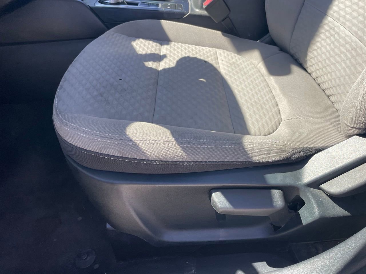 Used 2022 Ford Escape SE image 4