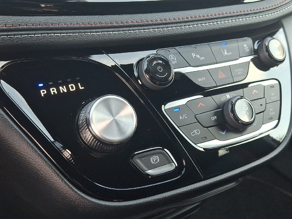 New 2027 Chrysler Pacifica Select AWD/4WD image 12