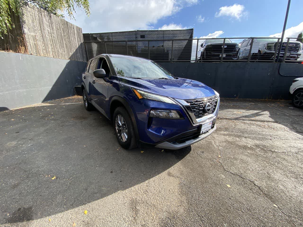 Used 2023 Nissan Rogue S AWD/4WD image 8