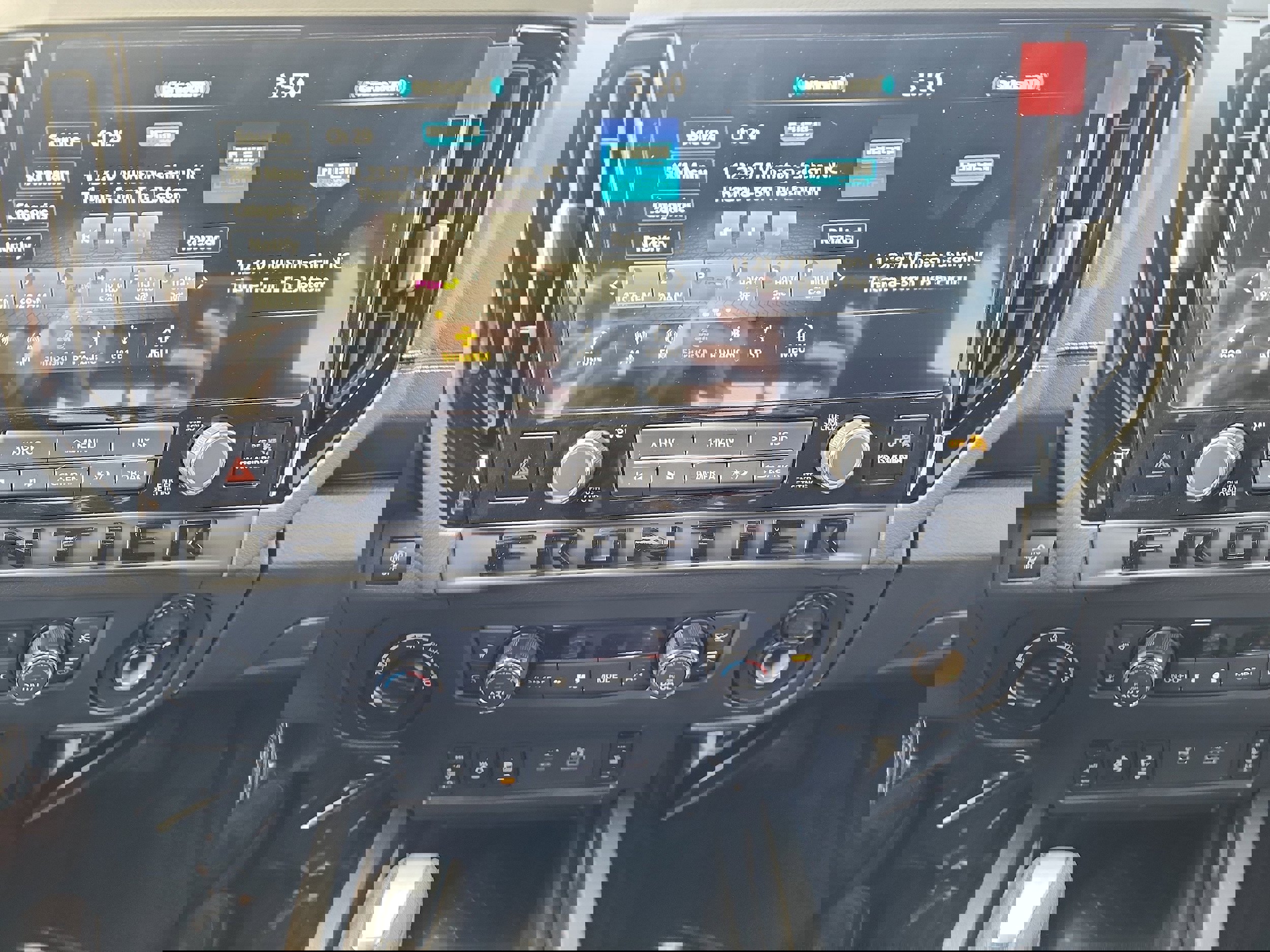 New 2026 Nissan Frontier SV image 13