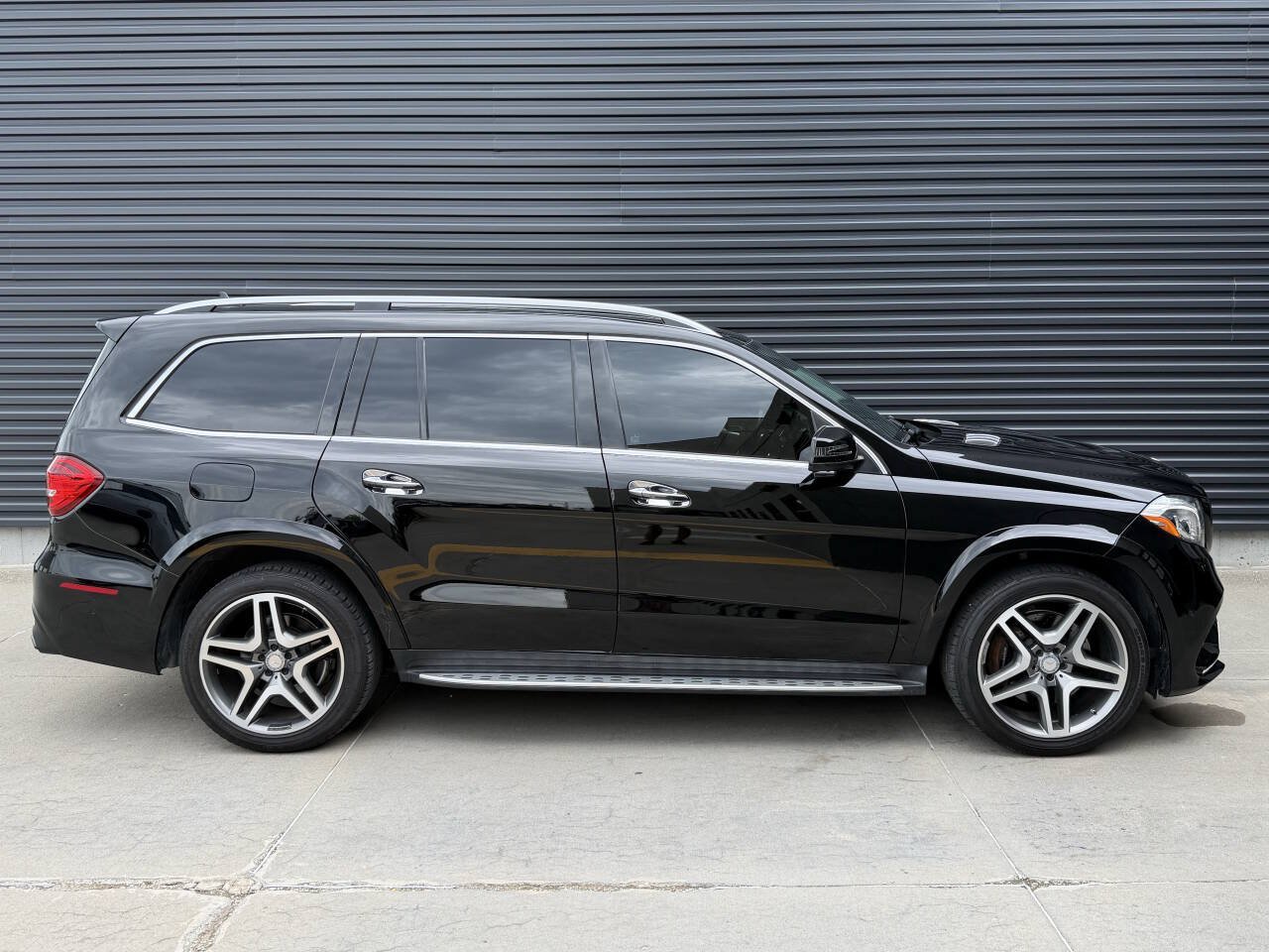 Used 2017 Mercedes-Benz GLS 550 4MATIC image 10