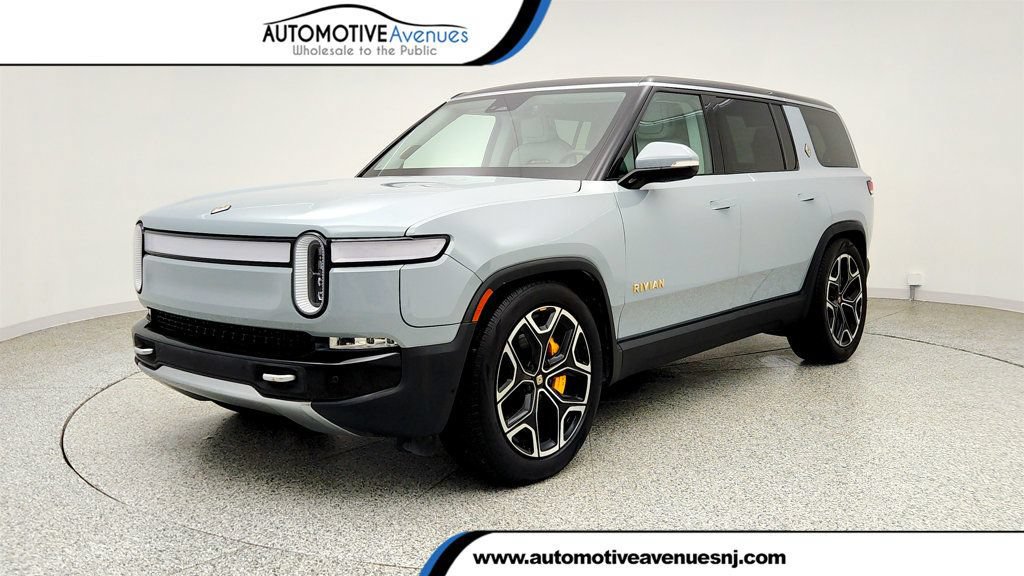 Used 2024 Rivian R1S Adventure AWD/4WD image 1
