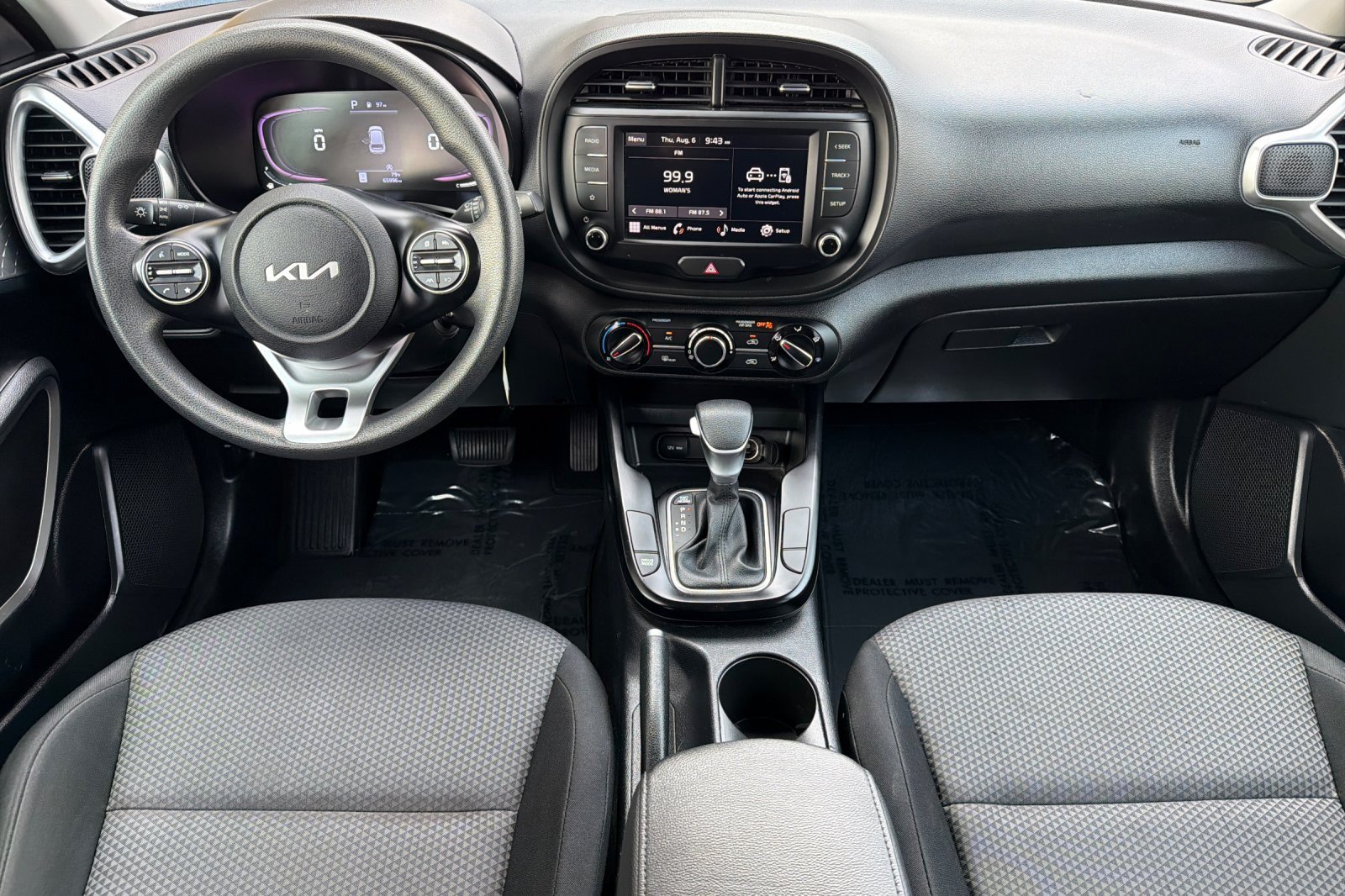 Used 2023 Kia Soul LX w/ LX Technology Package FWD image 10