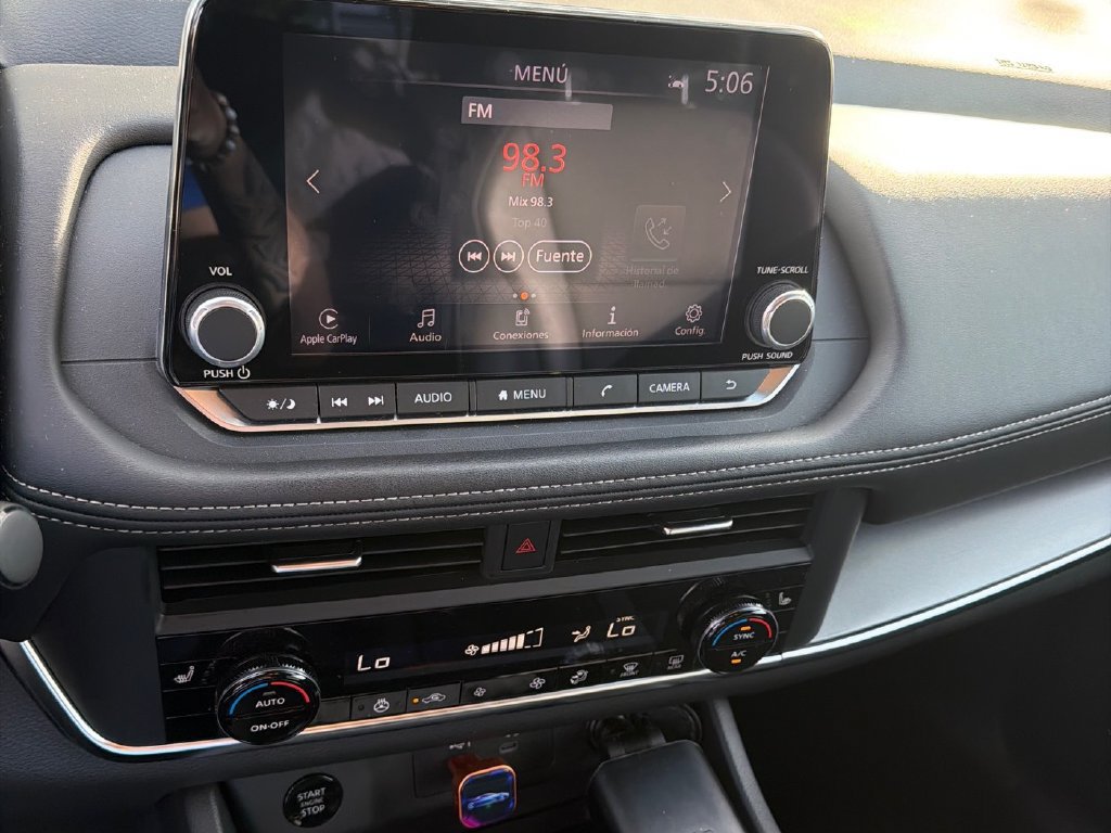 Used 2025 Nissan Rogue SV w/ SV Premium Package FWD image 4