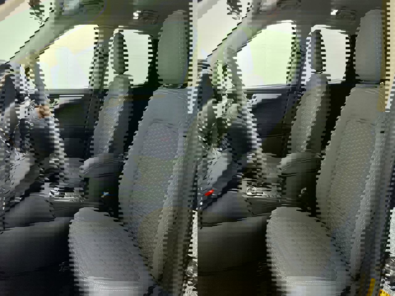 Used 2020 Ford Escape SE image 12