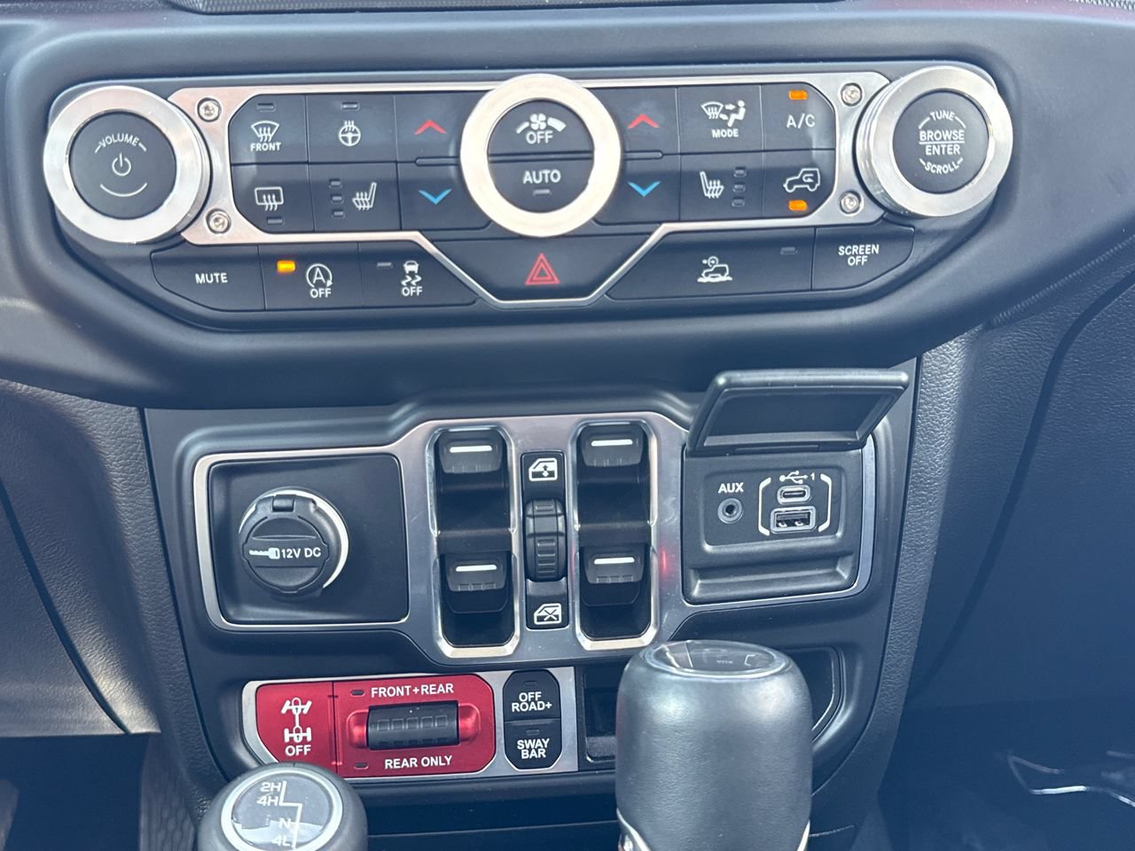Used 2022 Jeep Gladiator Rubicon w/ LED Lighting Group AWD/4WD image 20