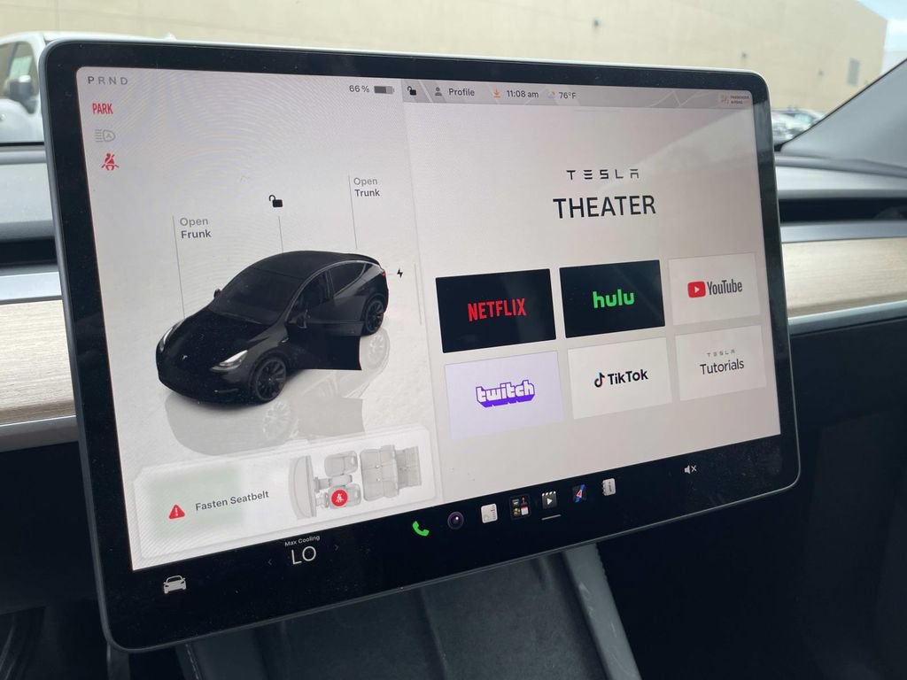 Used 2024 Tesla Model Y Long Range AWD/4WD image 21