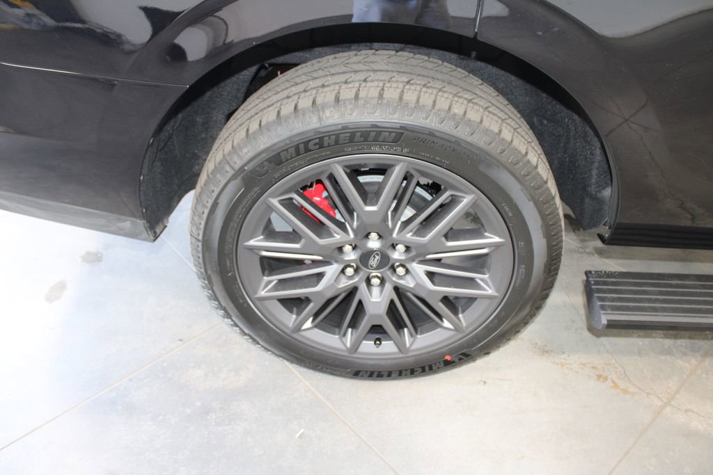 New 2025 Ford Expedition Platinum w/ Stealth Performance Package image 60