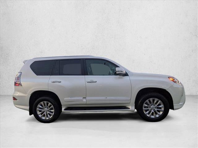 Used 2016 Lexus GX 460 image 4