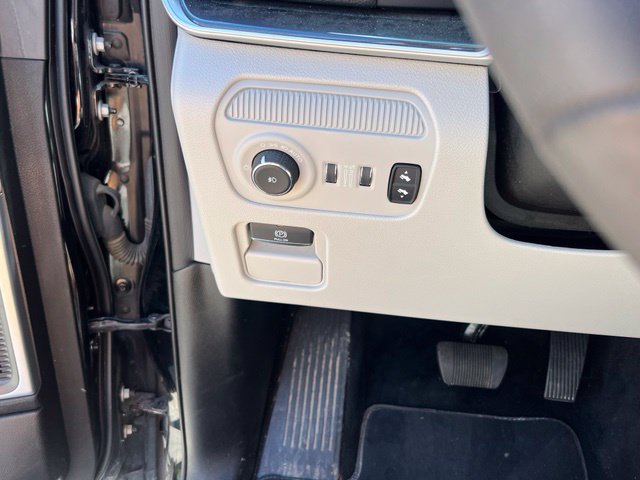 Used 2022 Jeep Wagoneer Series I w/ Premium Group I AWD/4WD image 21