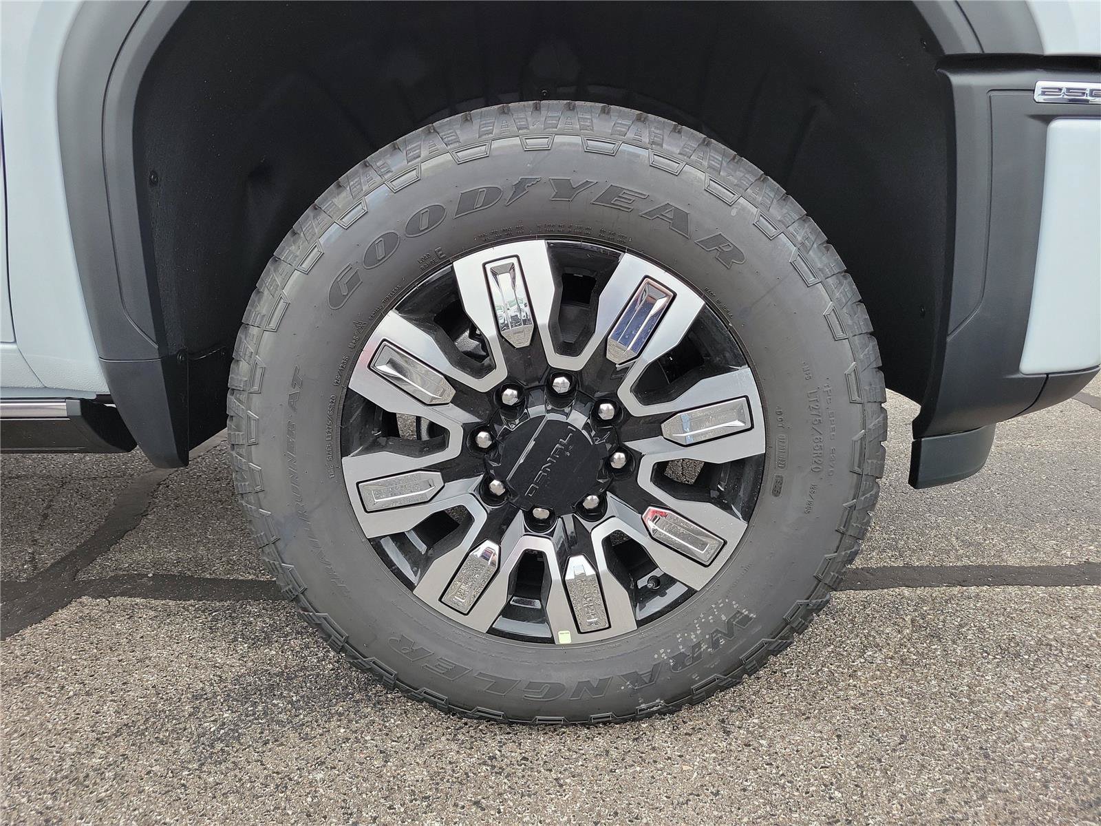 New 2026 GMC Sierra 2500 Denali w/ Denali Reserve Package AWD/4WD image 5