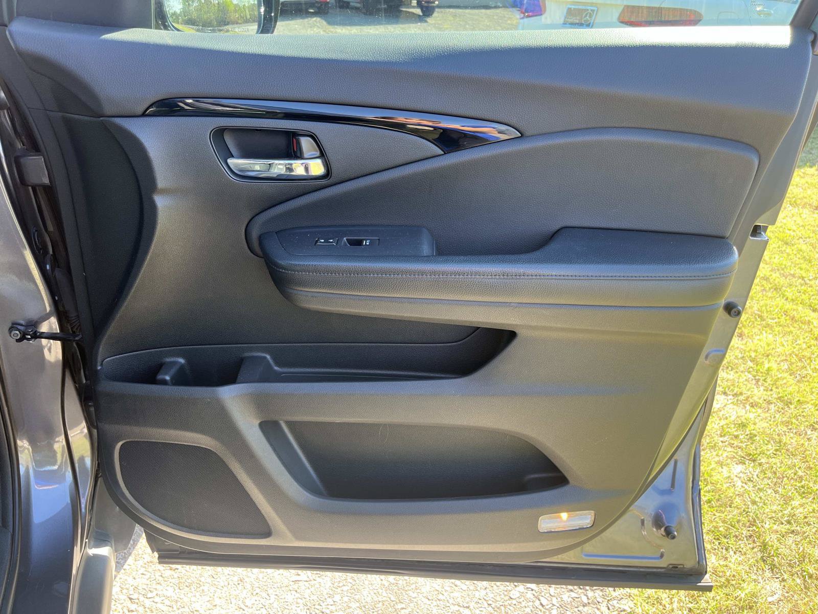 Used 2016 Honda Pilot Touring image 27