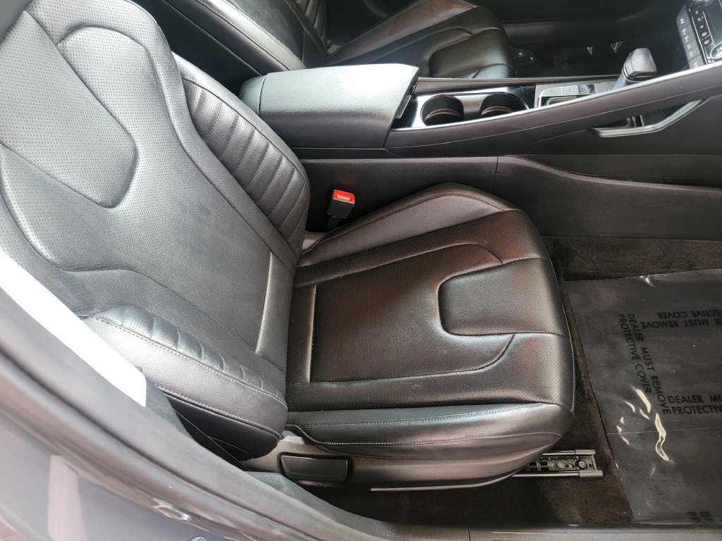 Used 2025 Hyundai Elantra Limited FWD image 14