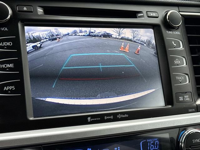 Used 2017 Toyota Highlander XLE image 21