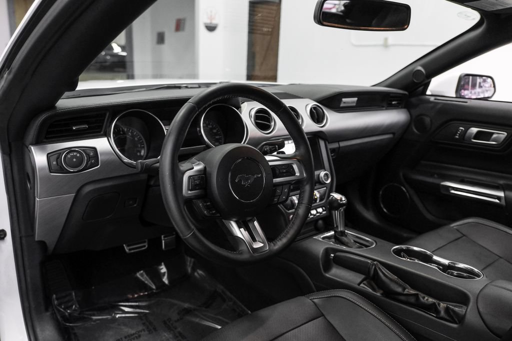 Used 2018 Ford Mustang GT Premium RWD image 3
