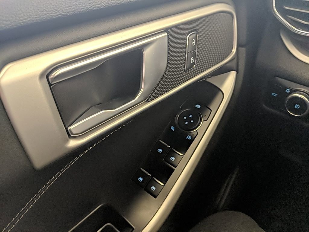 Used 2023 Ford Explorer XLT w/ Equipment Group 202A image 27