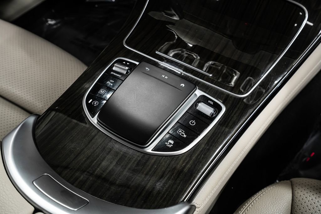Used 2021 Mercedes-Benz GLC 300 image 26