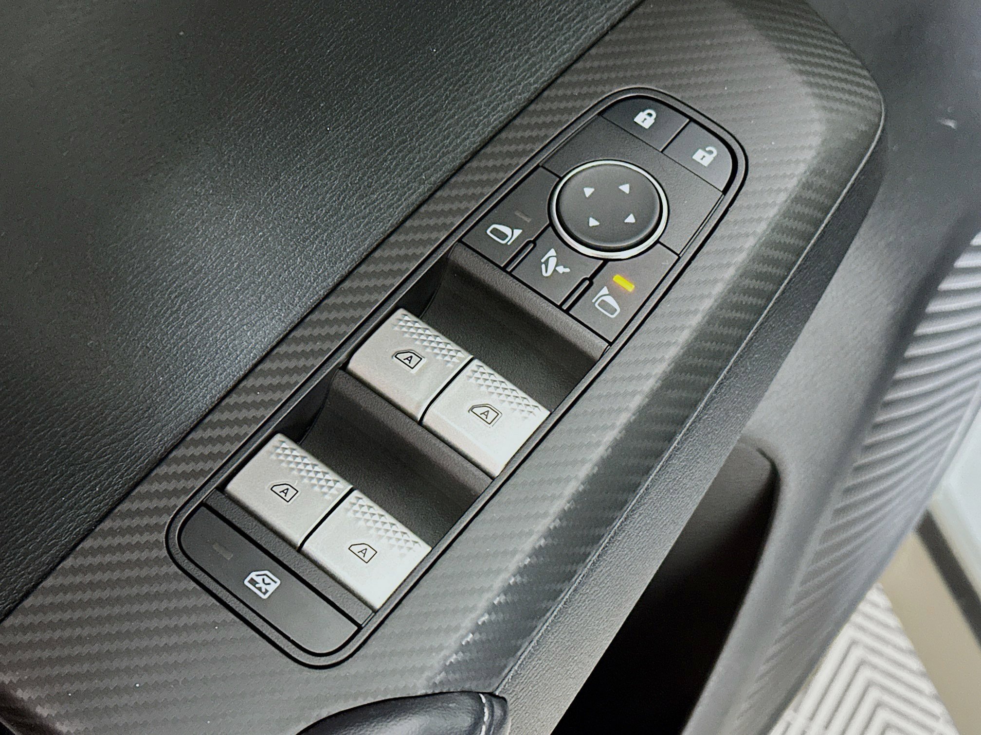 Used 2025 Mitsubishi Outlander SEL image 35