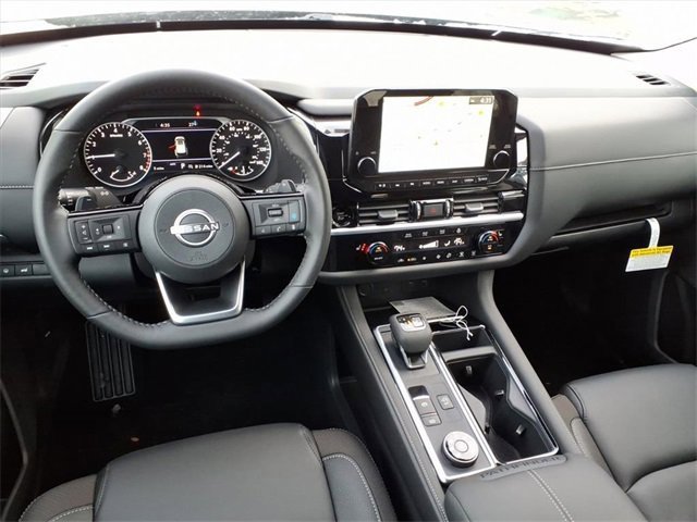 New 2025 Nissan Pathfinder SL image 8