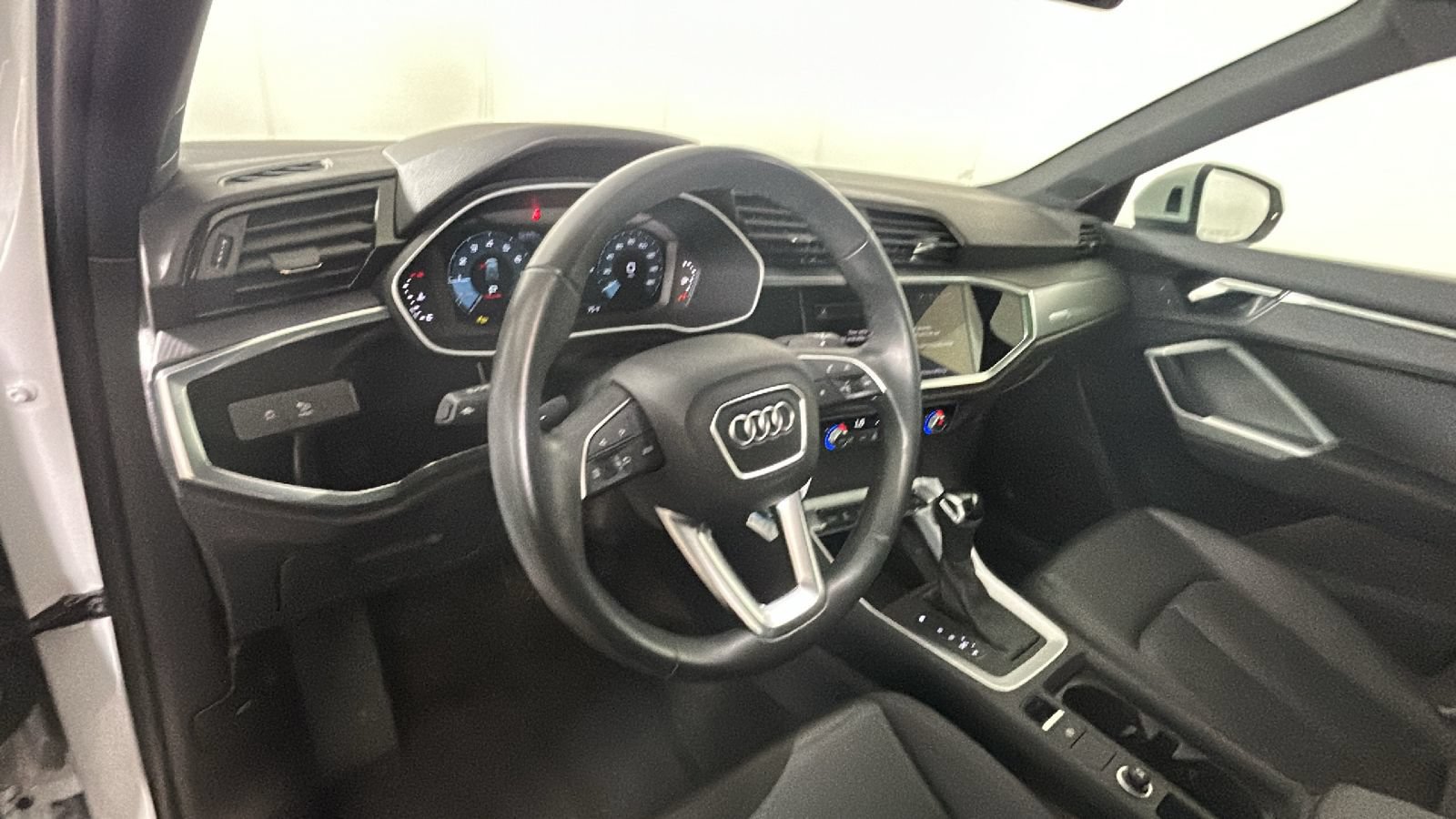 Used 2025 Audi Q3 2.0T Premium AWD/4WD image 14