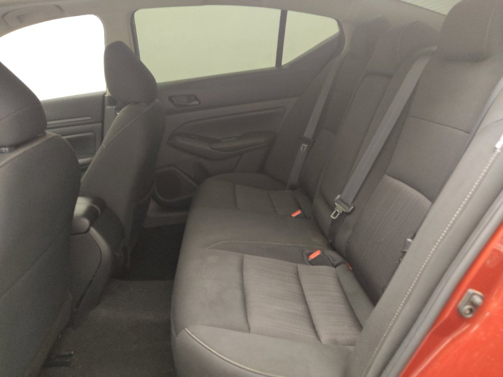Used 2024 Nissan Altima 2.5 SV w/ SV Premium Package FWD image 18