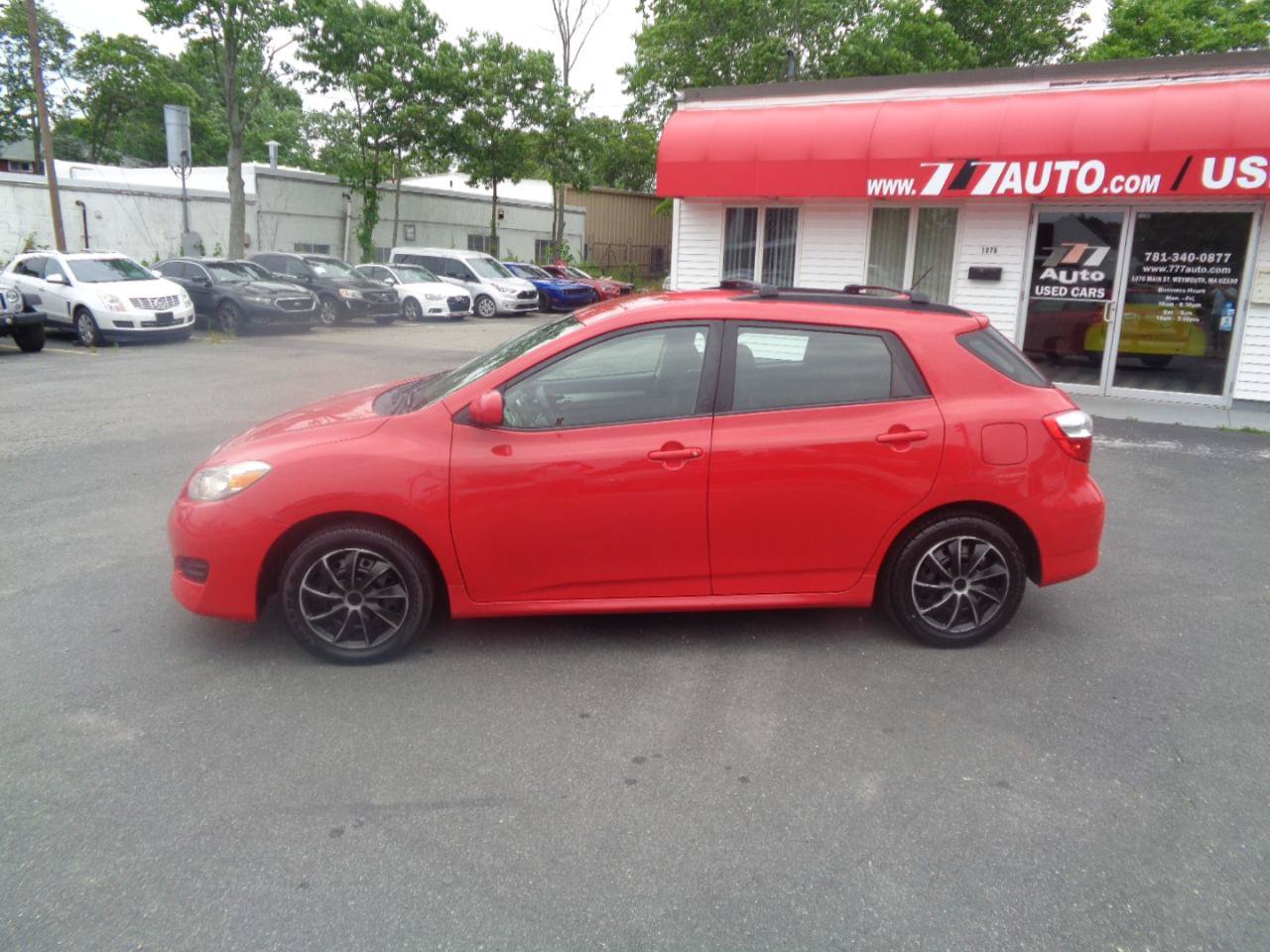 Used 2009 Toyota Matrix FWD image 2