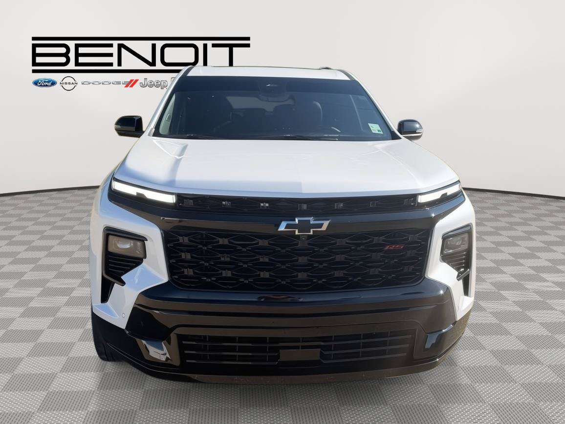 Used 2025 Chevrolet Traverse RS w/ LPO, Floor Liner Package FWD image 8