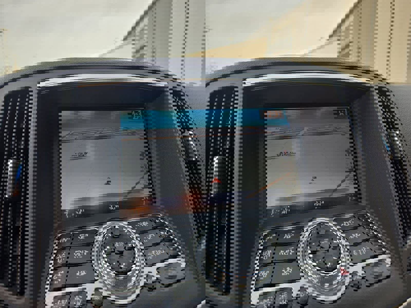 Used 2010 INFINITI G37 Journey w/ Premium Pkg image 27