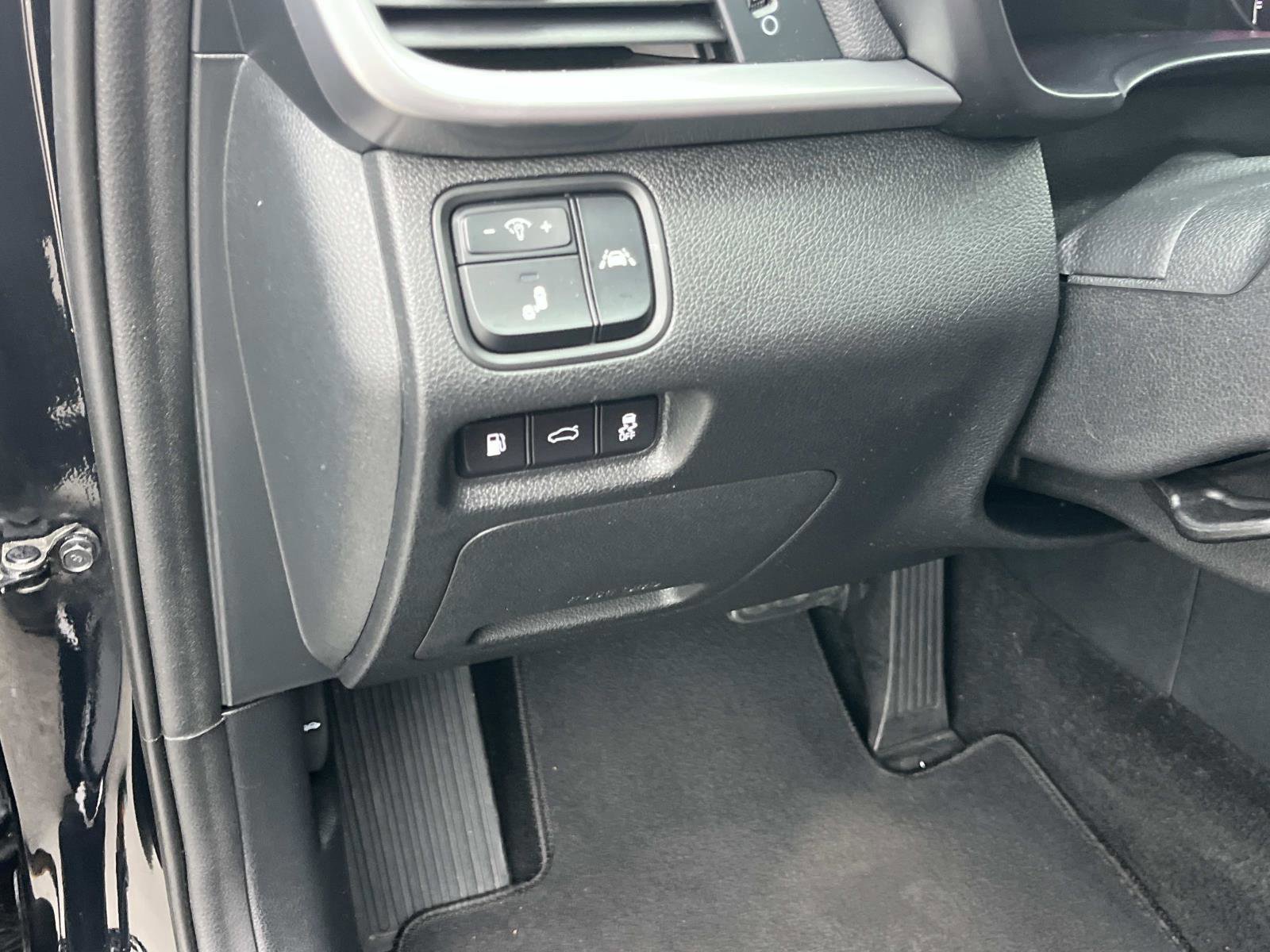 Used 2020 Kia Optima SX image 24