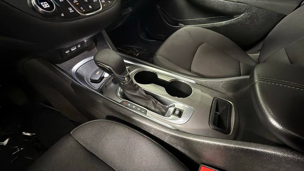 Used 2022 Chevrolet Malibu LT FWD image 22