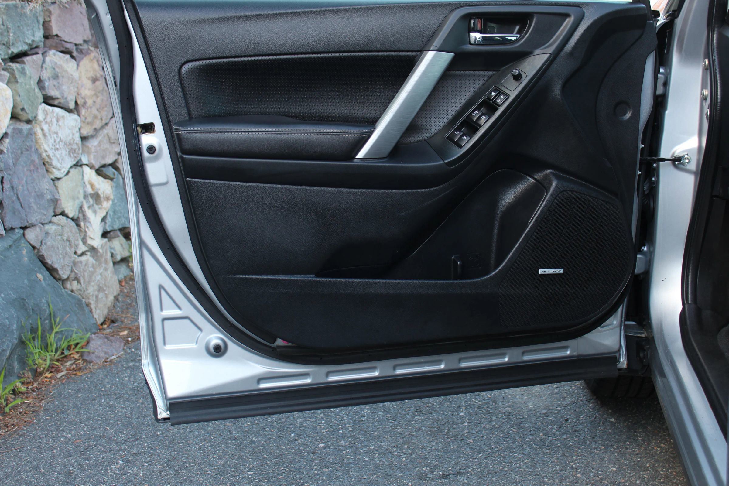 Used 2016 Subaru Forester 2.5i Limited image 11