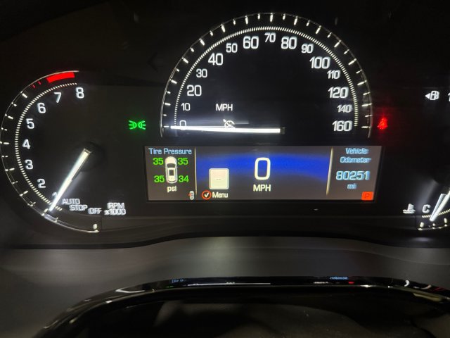 Used 2018 Cadillac XT5 Premium Luxury FWD image 2