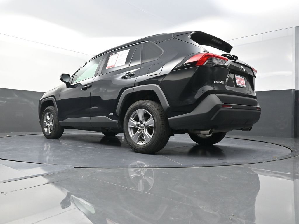 Used 2025 Toyota RAV4 XLE image 25