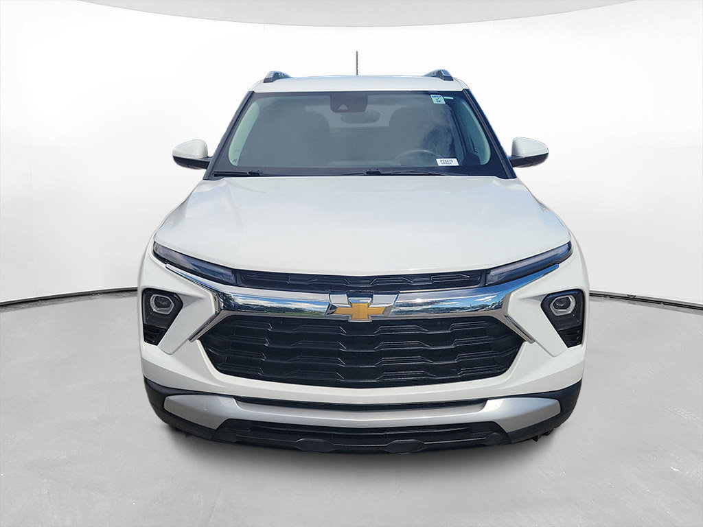 Used 2024 Chevrolet TrailBlazer LT FWD image 2