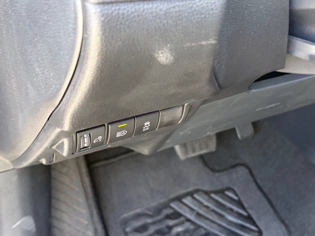 Used 2026 Toyota Corolla Cross XLE AWD/4WD image 7