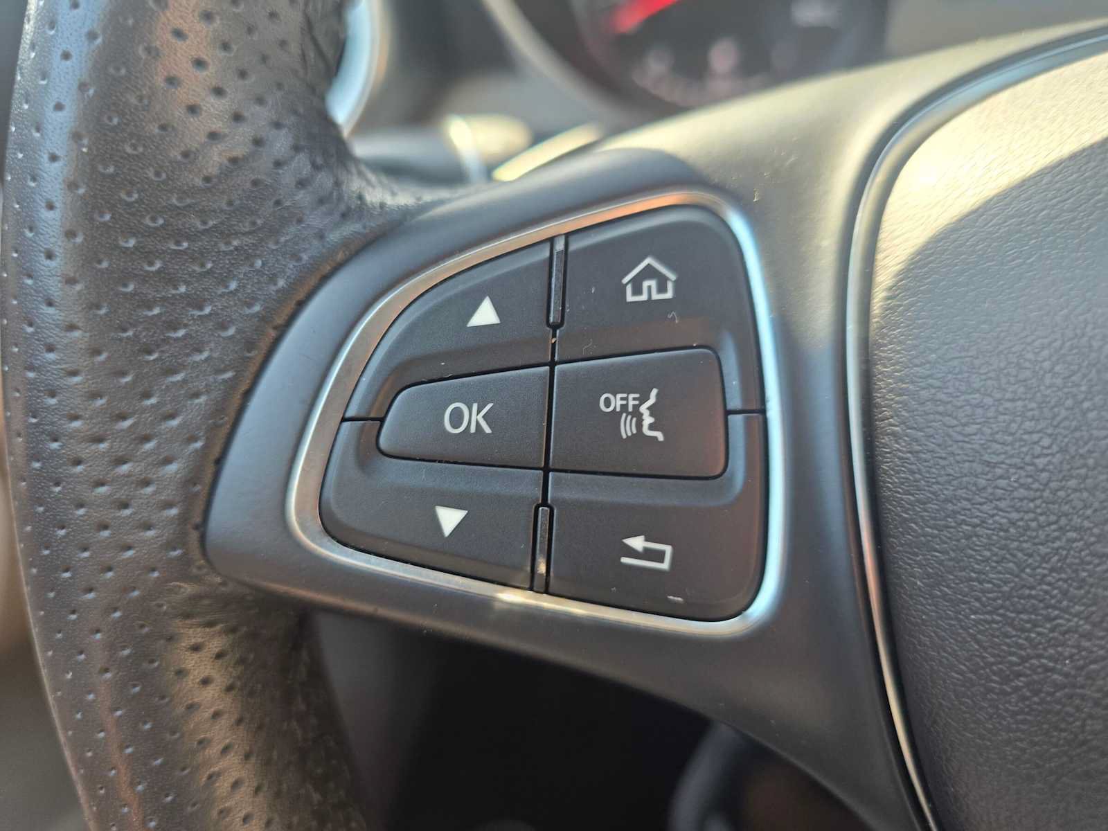 Used 2018 Mercedes-Benz GLC 300 image 34