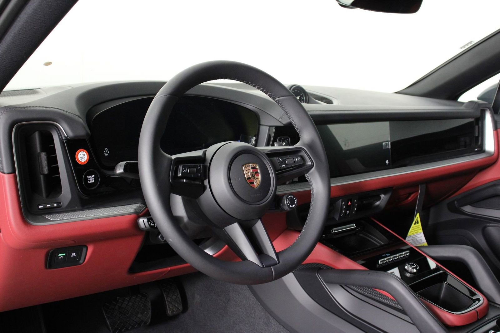 New 2026 Porsche Cayenne Coupe image 4