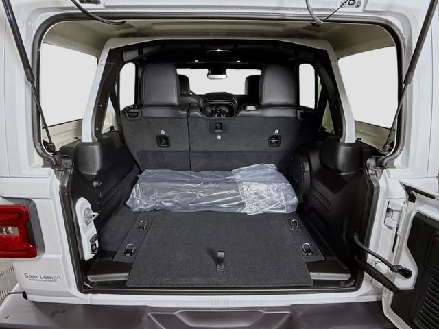 New 2025 Jeep Wrangler Sahara image 24