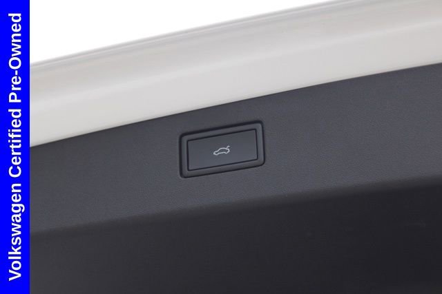 Used 2025 Volkswagen Tiguan SE image 11