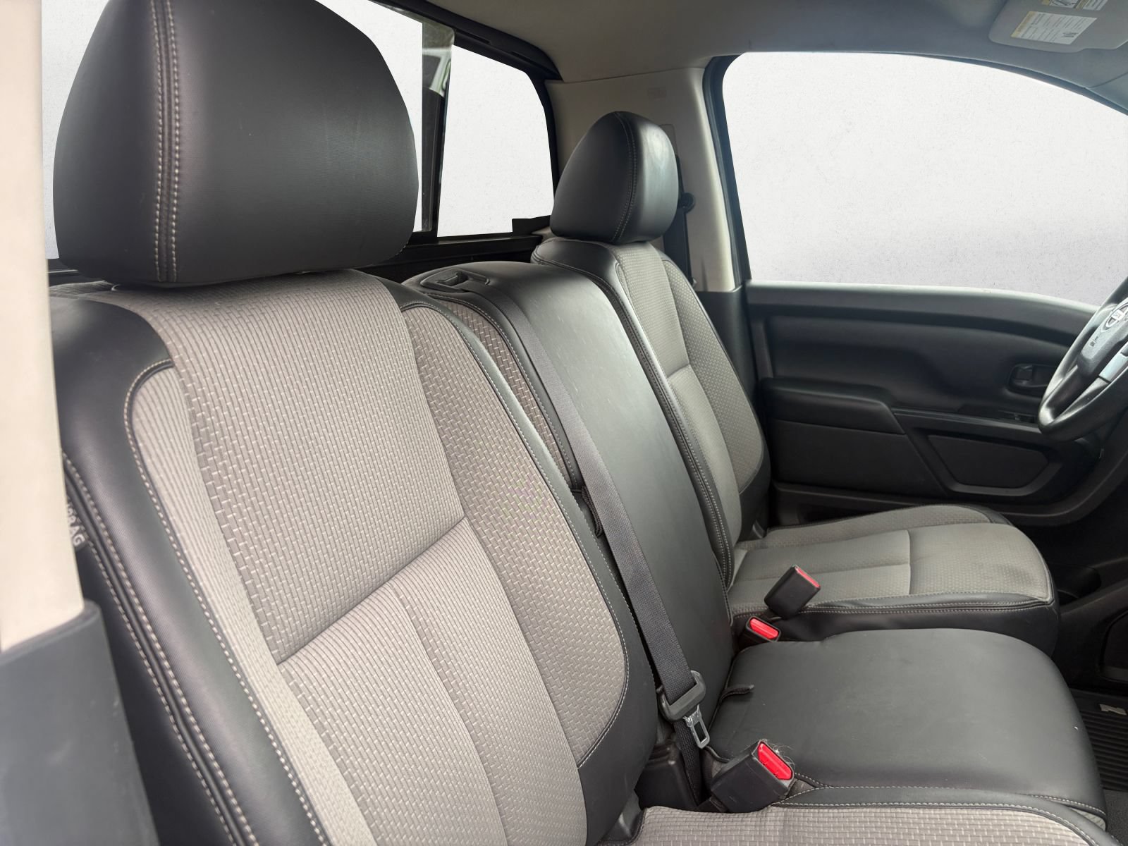 Used 2018 Nissan Titan S w/ HD Front GAWR Package AWD/4WD image 11