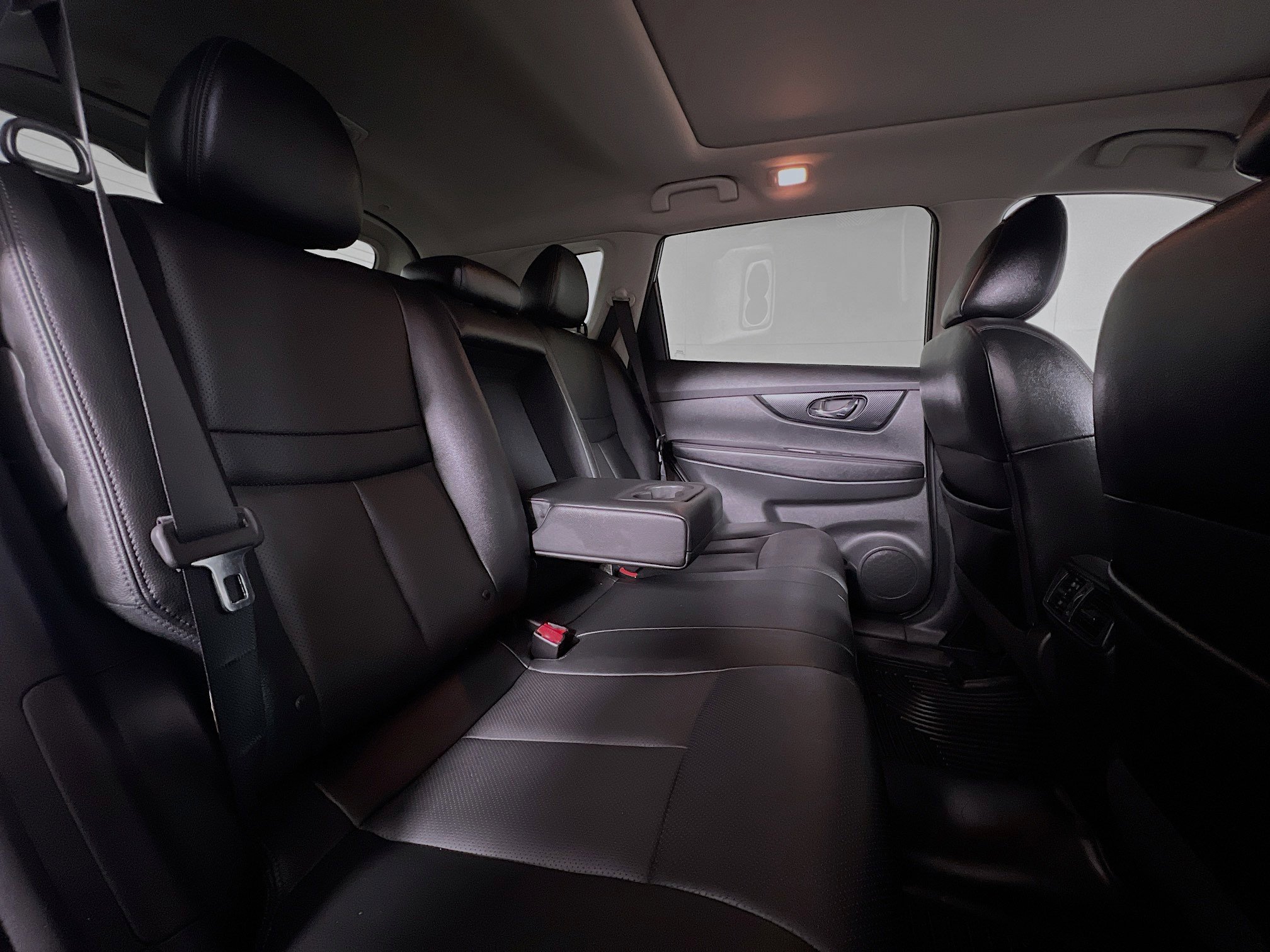 Used 2017 Nissan Rogue SL w/ SL HEV Premium Package image 27