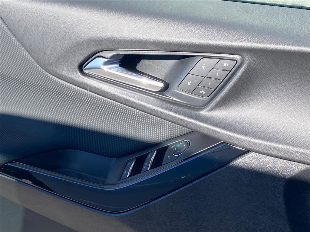 New 2026 Chevrolet Equinox RS w/ Convenience Package III image 22