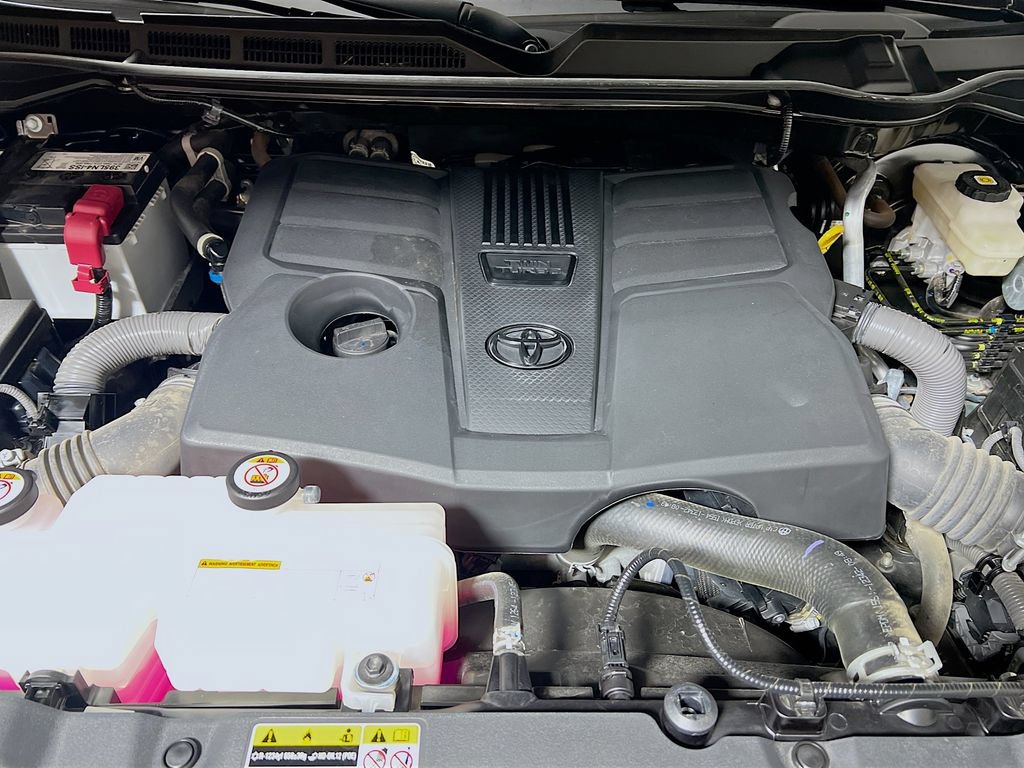 Used 2024 Toyota Tundra Limited w/ Power Package AWD/4WD image 26