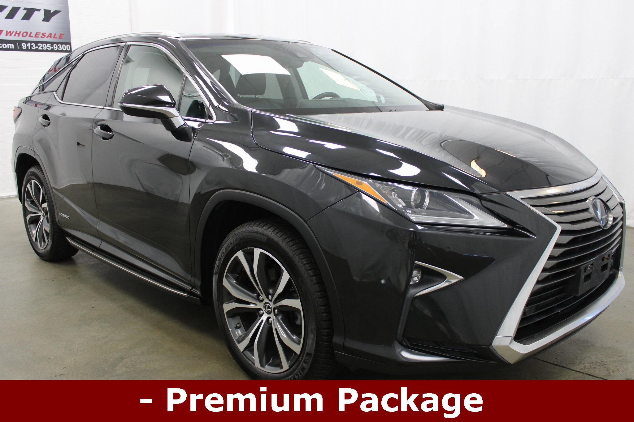 Used 2019 Lexus RX 450h AWD image 4