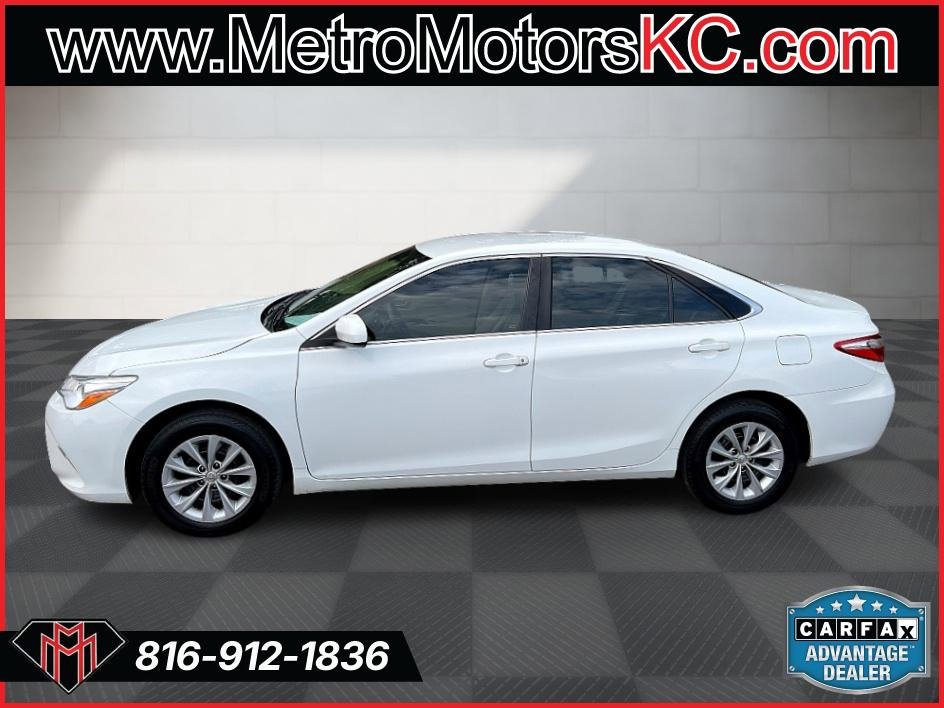 Used 2016 Toyota Camry LE image 4