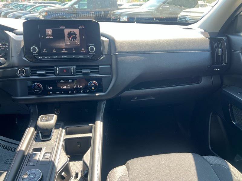 Used 2024 Nissan Pathfinder S w/ Cargo Package AWD/4WD image 12