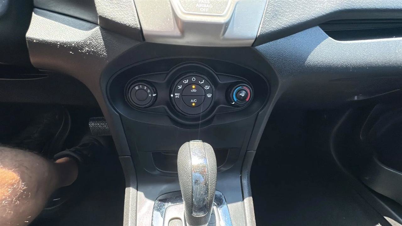Used 2012 Ford Fiesta SE FWD image 37