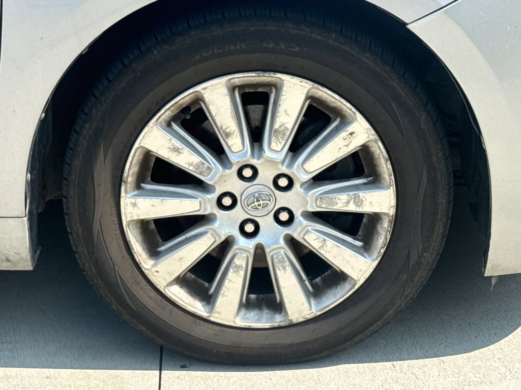 Used 2011 Toyota Sienna Limited FWD image 11